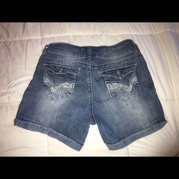 shorts - Picture 2 of 4